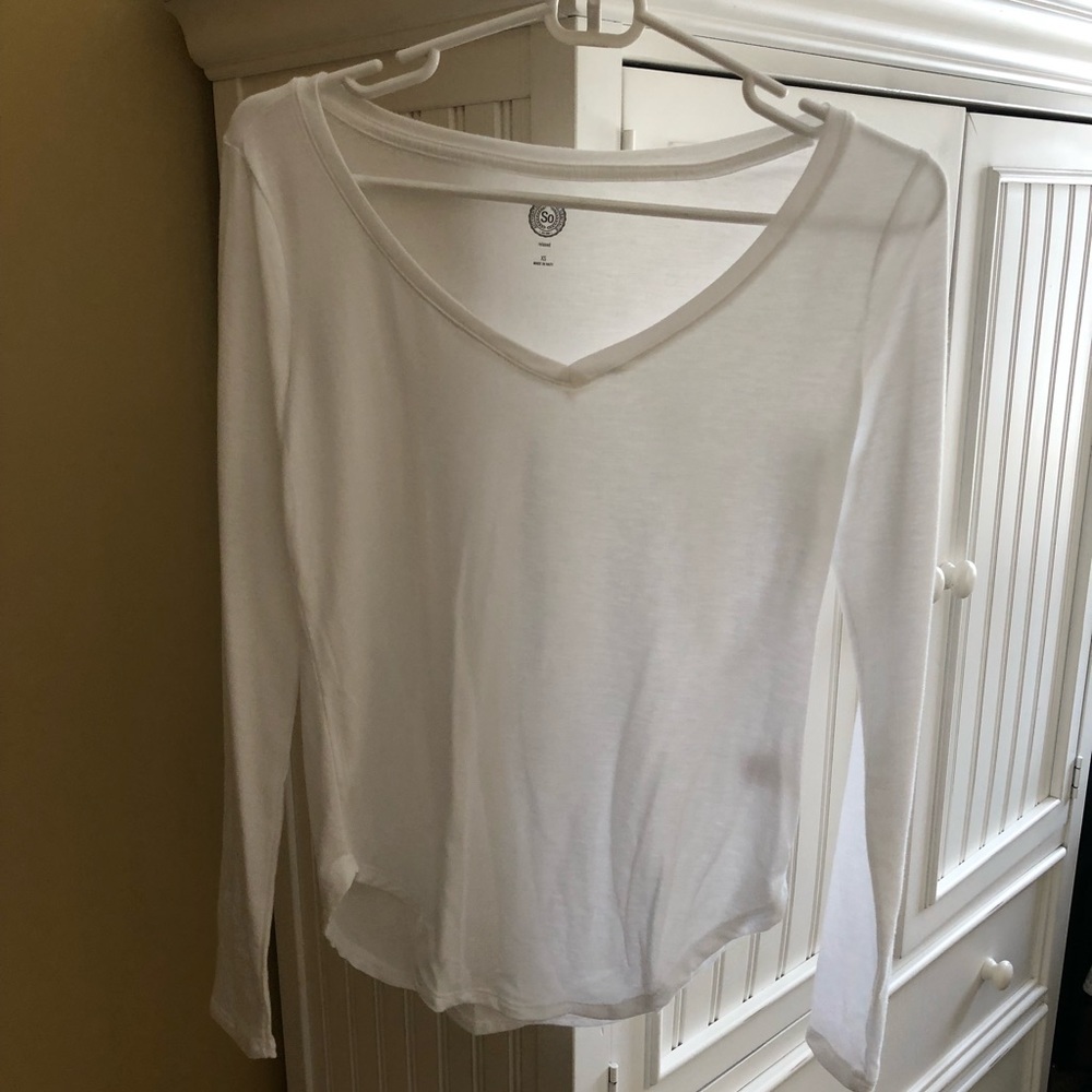 Essential white tee